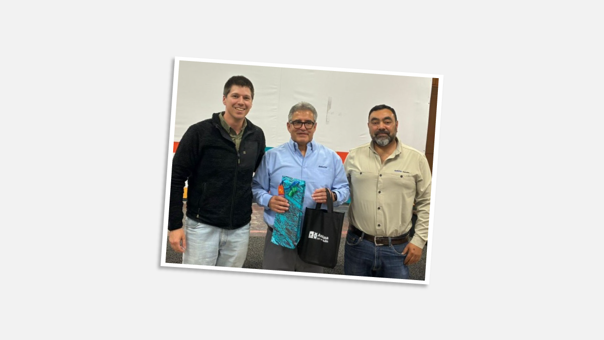 Reconocimiento a Jorge Vejar por el valor de la excelencia