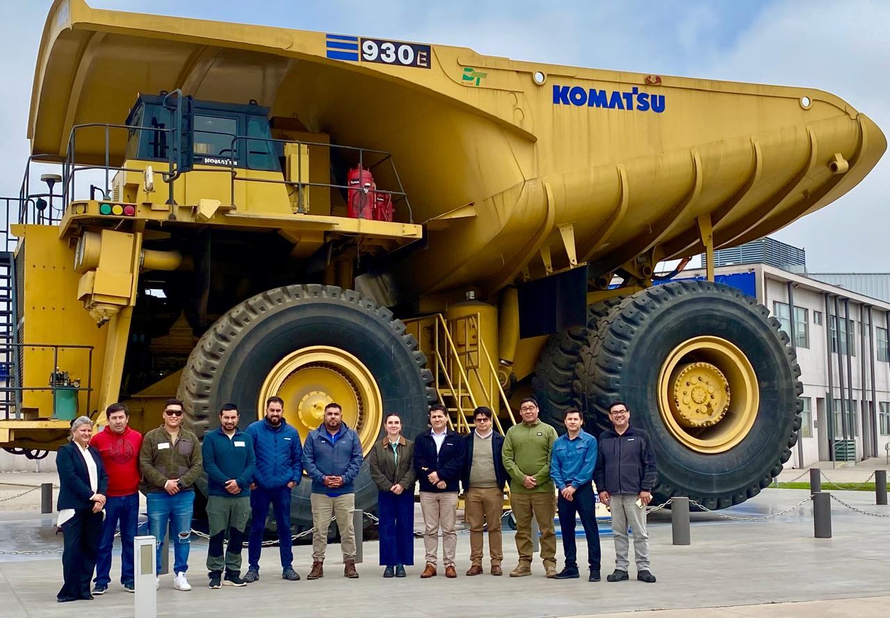 Equipo de Construcción y Forestal participa en programa de liderazgo personal