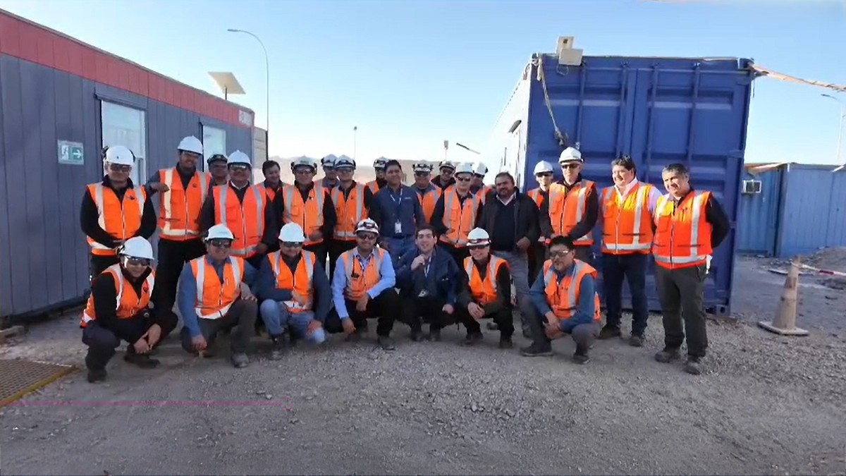 Spence se toma una pausa para saludar