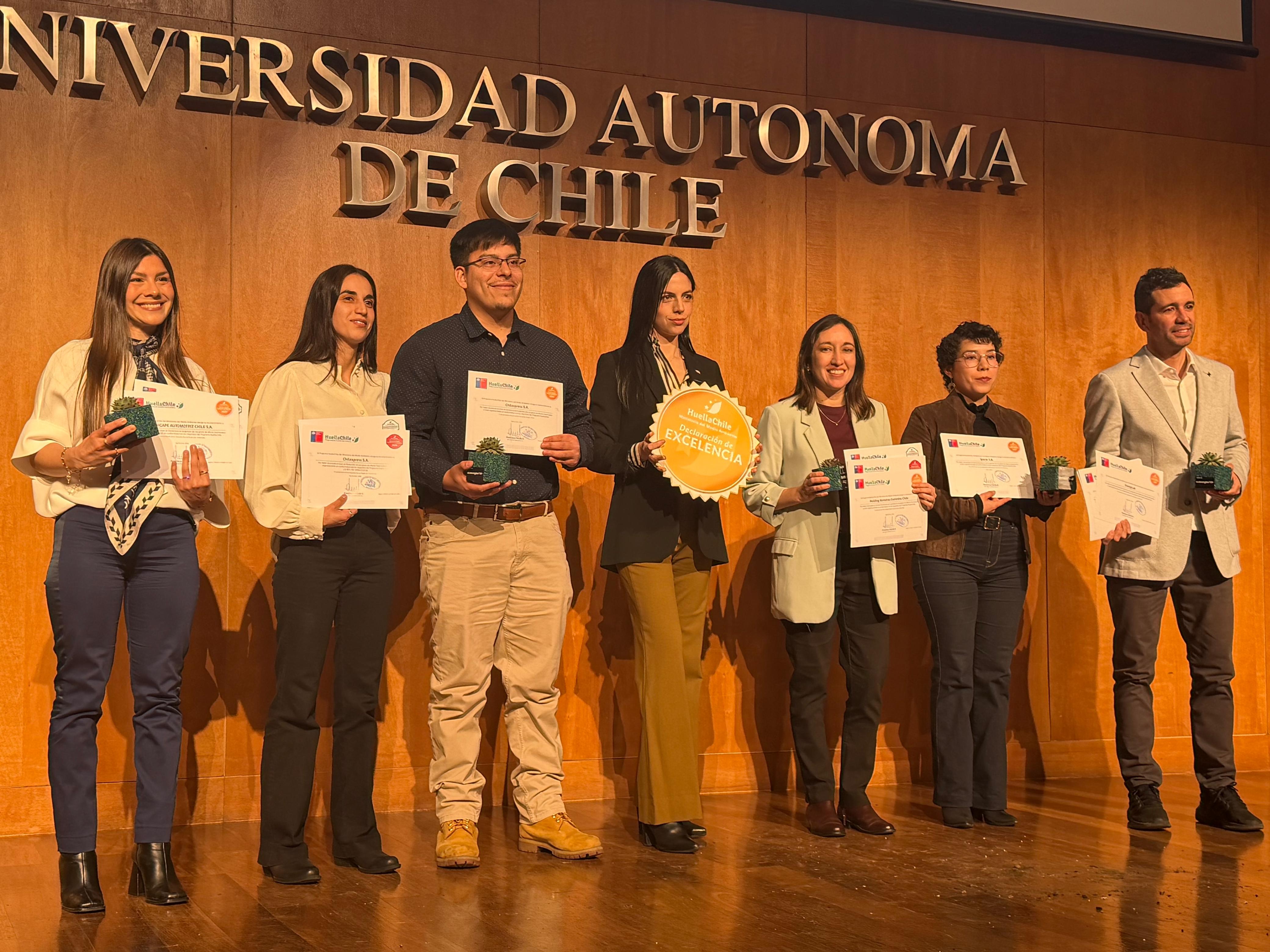 Komatsu Cummins Chile recibe, por sexto año consecutivo, el Sello de Excelencia HuellaChile