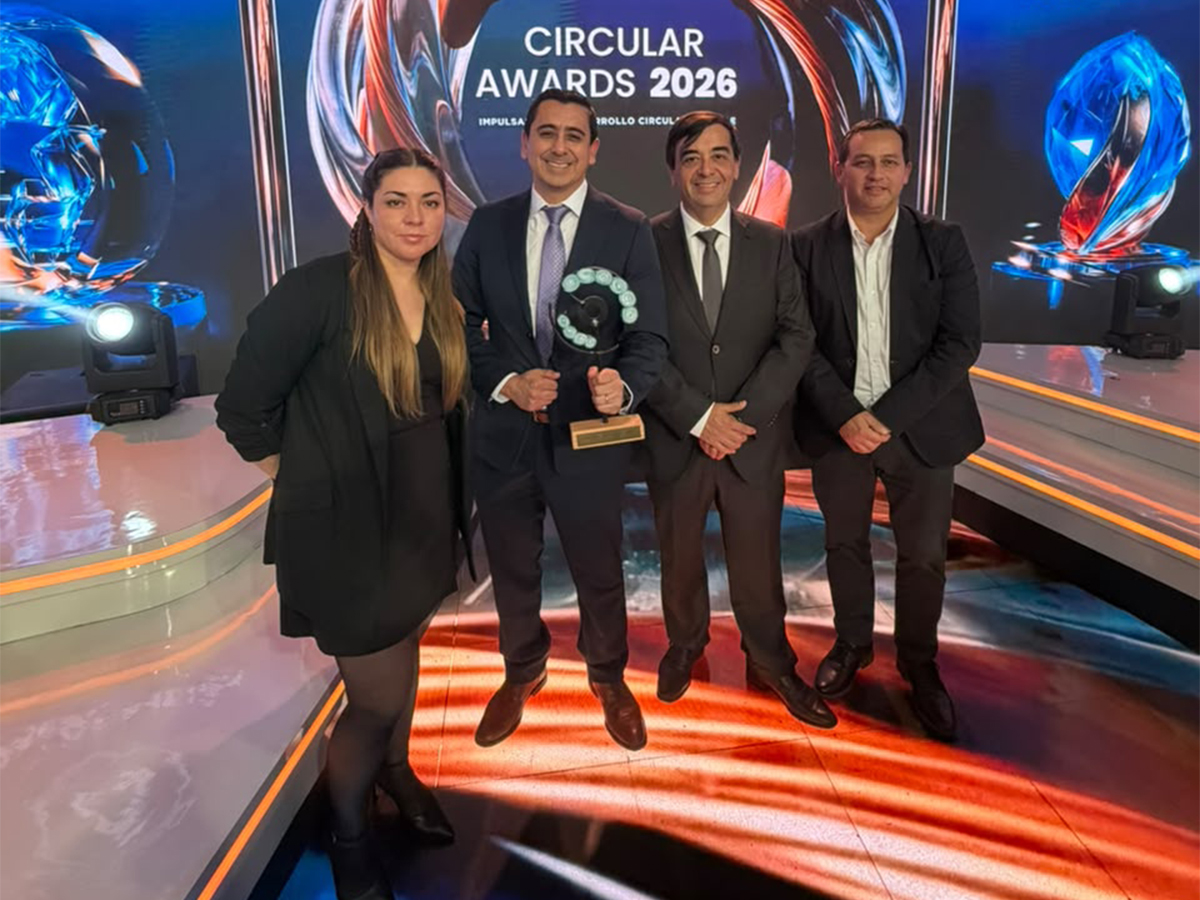 Komatsu Cummins Chile recibe reconocimiento por proyecto de adaptación alcambio climático en Circular Awards 2026